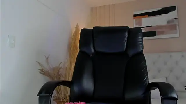 ISAAC CRYSTON online show from 01-06-26, 08:02