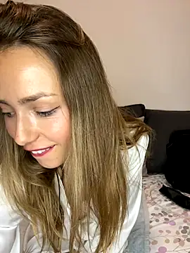 Hilary 283 online show from 09-26-25, 06:04