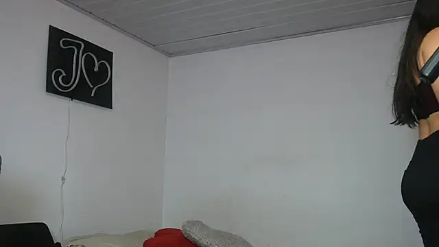 Snapshot of AliciaNess7 chatting on 05-25-26, 07:56 AliciaNess7 online show from 05-25-26, 07:56