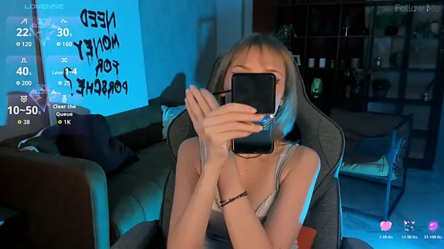 KiraMontoya online show from 11-04-25, 05:17