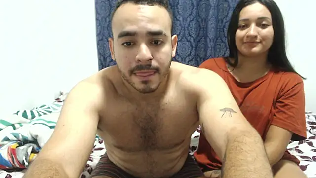 Snapshot of thitat_lovers chatting on 03-17-25, 12:10 thitat lovers online show from 03-17-25, 12:10