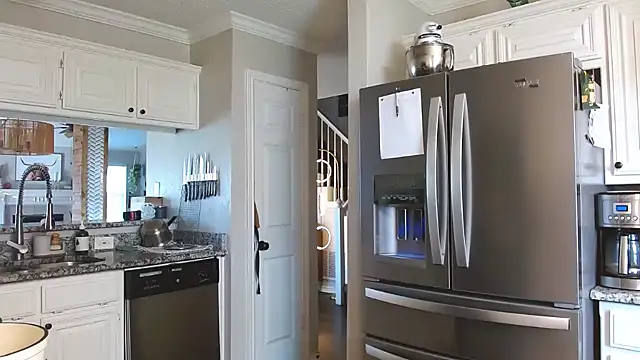 Snapshot of rileydepp chatting on 02-17-25, 10:38 rileydepp online show from 02-17-25, 10:38