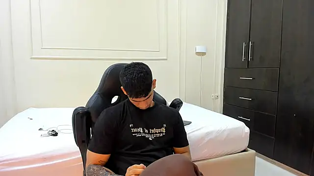 ANDRES STUD online show from 04-16-26, 03:40