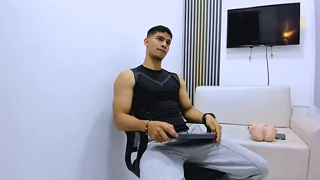 ANDRES STUD online show from 02-07-26, 05:15