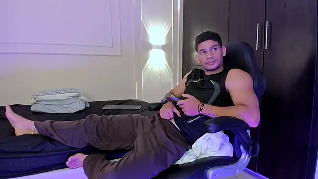 ANDRES STUD online show from 06-05-26, 04:17