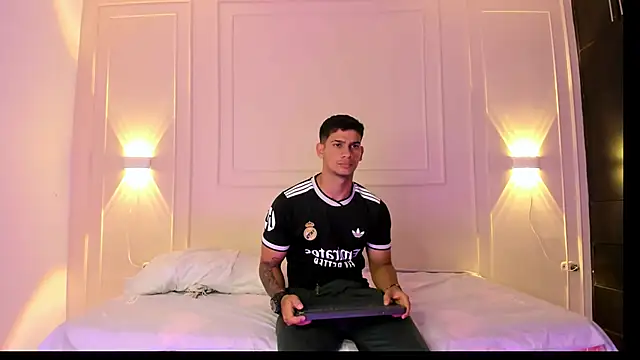 ANDRES STUD online show from 06-30-26, 04:23