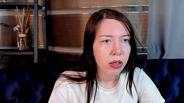 ErlinaBrabazon online show from 02-05-25, 05:09