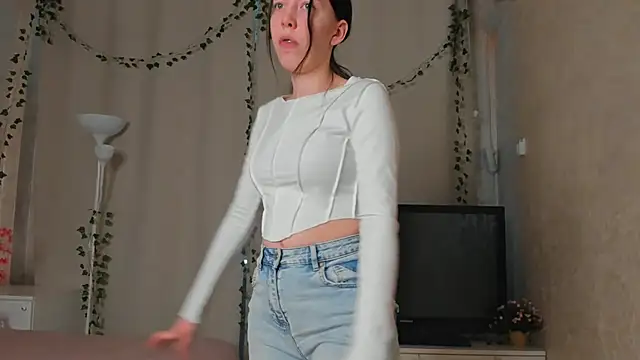 ErlinaBrabazon online show from 02-06-25, 07:35