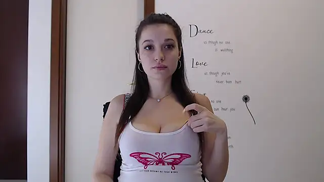 Snapshot of Eva_Eldis chatting on 10-15-25, 01:19 Eva Eldis online show from 10-15-25, 01:19