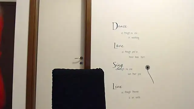 Snapshot of Eva_Eldis chatting on 11-05-25, 03:59 Eva Eldis online show from 11-05-25, 03:59