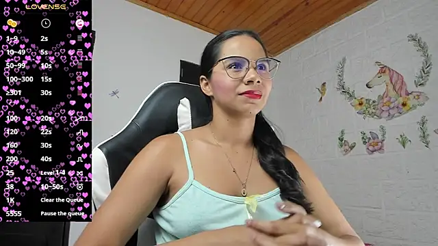 Snapshot of alisson_hoffman05 chatting on 05-16-26, 11:04 alisson hoffman05 online show from 05-16-26, 11:04