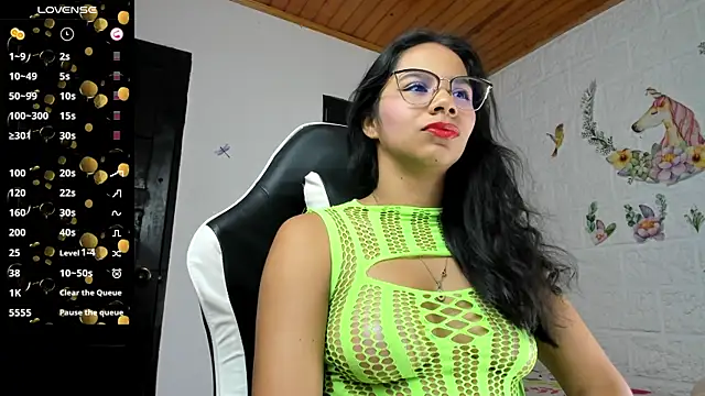 Snapshot of alisson_hoffman05 chatting on 01-17-26, 01:04 alisson hoffman05 online show from 01-17-26, 01:04