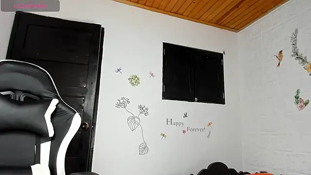 alisson hoffman05 online show from 03-17-25, 12:04