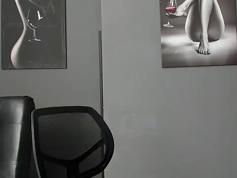 karlyjons12 online show from 02-05-26, 03:41