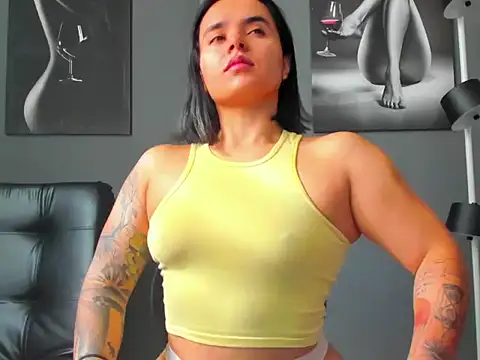 karlyjons12 online show from 10-28-25, 01:21