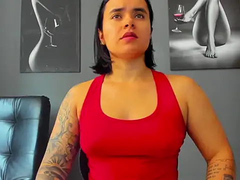 karlyjons12 online show from 12-19-25, 04:20