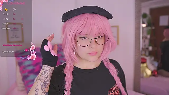 Neekito  online show from 11-22-25, 12:21