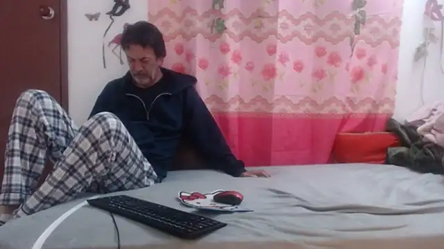 jeans and emma online show from 03-16-25, 08:32