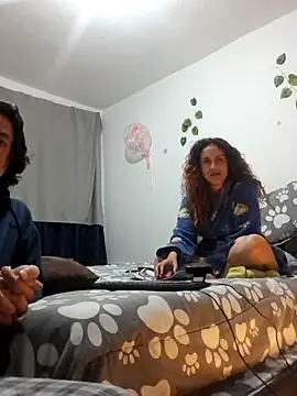 jeans and emma online show from 11-24-25, 10:59