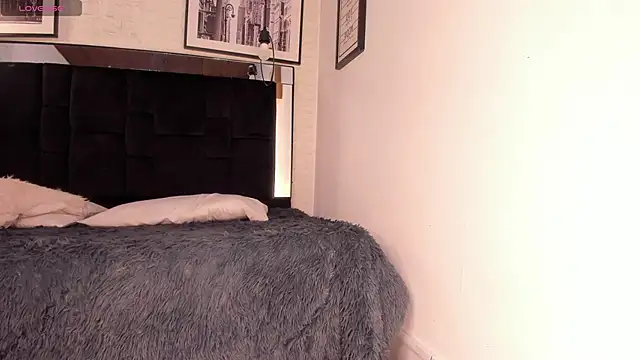 tylla  online show from 11-13-25, 04:16