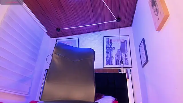 tylla  online show from 11-29-25, 04:12