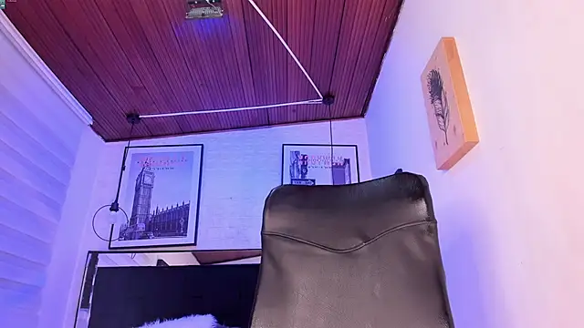 tylla  online show from 01-12-26, 08:25