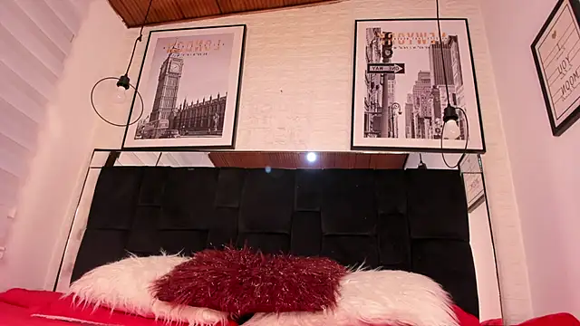 tylla  online show from 12-03-25, 03:51