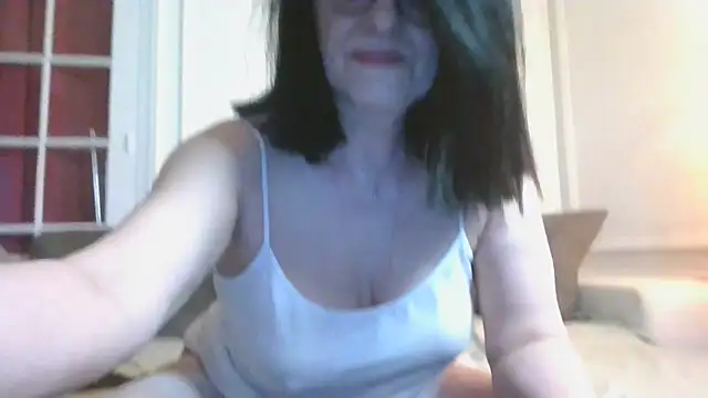 Snapshot of sarahspotlight chatting on 03-04-26, 05:21 sarahspotlight online show from 03-04-26, 05:21