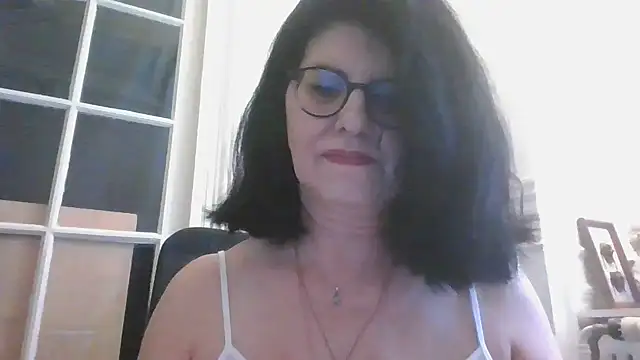 Snapshot of sarahspotlight chatting on 09-09-25, 11:52 sarahspotlight online show from 09-09-25, 11:52