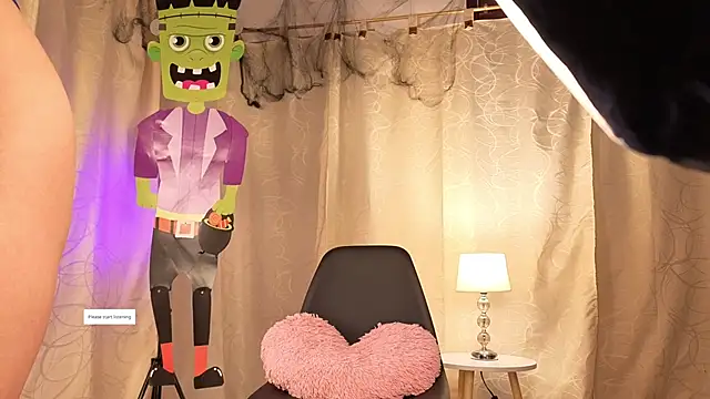 sophia dumont online show from 10-30-25, 01:48