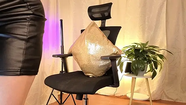 sophia dumont online show from 04-14-26, 09:47