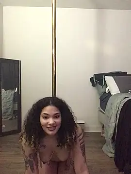 Snapshot of tastylolaaa chatting on 02-25-25, 10:37 tastylolaaa online show from 02-25-25, 10:37