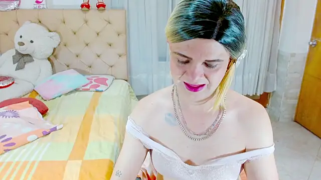 Snapshot of Dolldirtyxxx chatting on 05-19-26, 05:14 Dolldirtyxxx online show from 05-19-26, 05:14