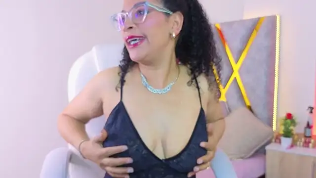 Cintiia Holmes online show from 03-31-26, 01:07