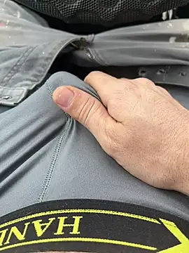 Snapshot of Funtims999 chatting on 03-06-25, 03:24 Funtims999 online show from 03-06-25, 03:24