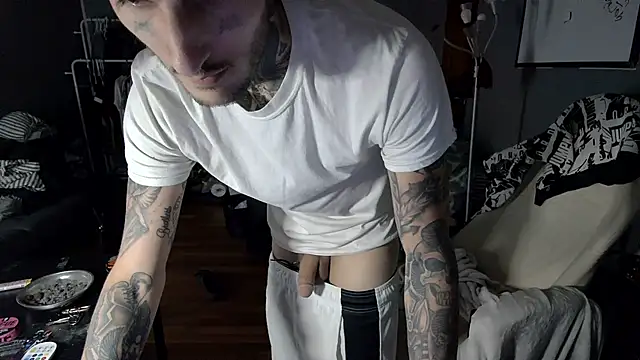 Snapshot of BadJewfucks chatting on 06-04-26, 05:23 BadJewfucks online show from 06-04-26, 05:23