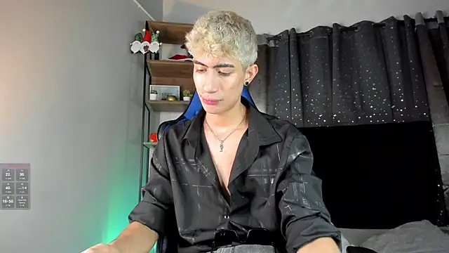 NovaaWheler online show from 12-22-25, 08:31