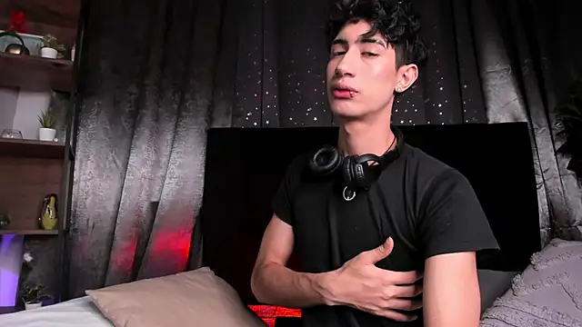 NovaaWheler online show from 11-21-25, 07:24