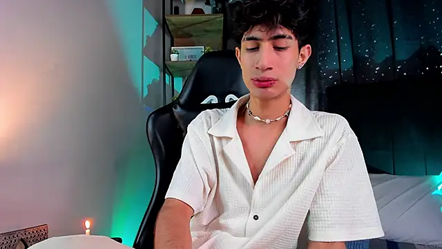 NovaaWheler online show from 11-23-25, 03:11