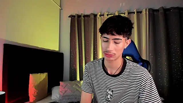 NovaaWheler online show from 10-08-25, 06:41