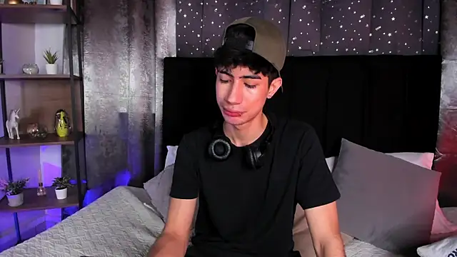 NovaaWheler online show from 10-31-25, 12:57