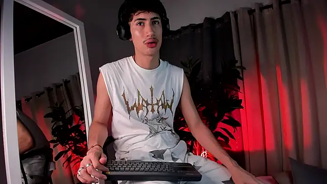 NovaaWheler online show from 10-13-25, 08:21