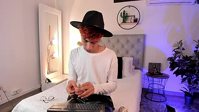 NovaaWheler online show from 03-21-25, 05:00