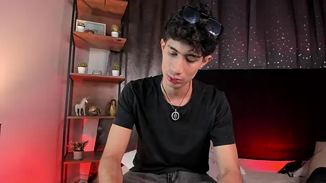 NovaaWheler online show from 11-16-25, 07:40