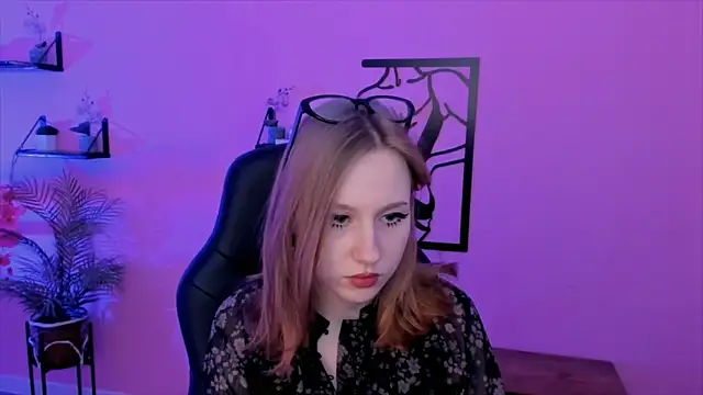 DariaTate online show from 03-10-25, 11:45