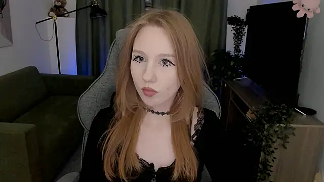 Snapshot of DariaTate chatting on 04-29-26, 12:53 DariaTate online show from 04-29-26, 12:53
