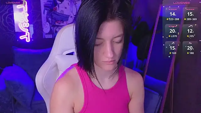 roxy riot  online show from 04-17-26, 01:30