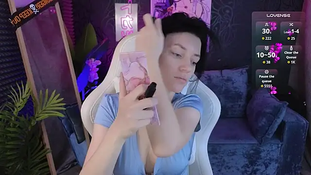 roxy riot  online show from 11-05-25, 01:31