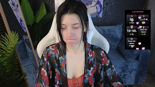 roxy riot  online show from 12-15-25, 01:22