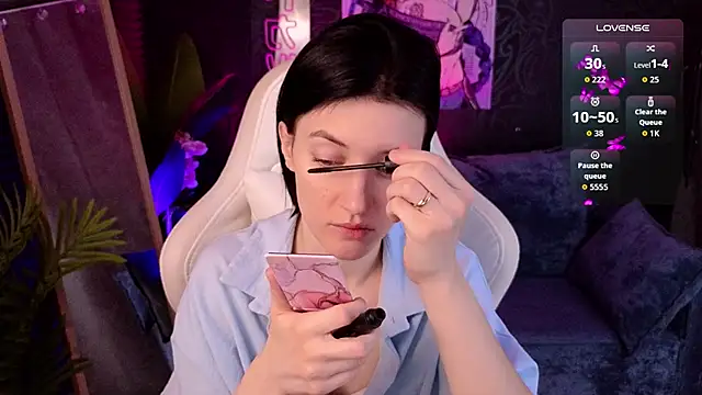 roxy riot  online show from 11-18-25, 01:32